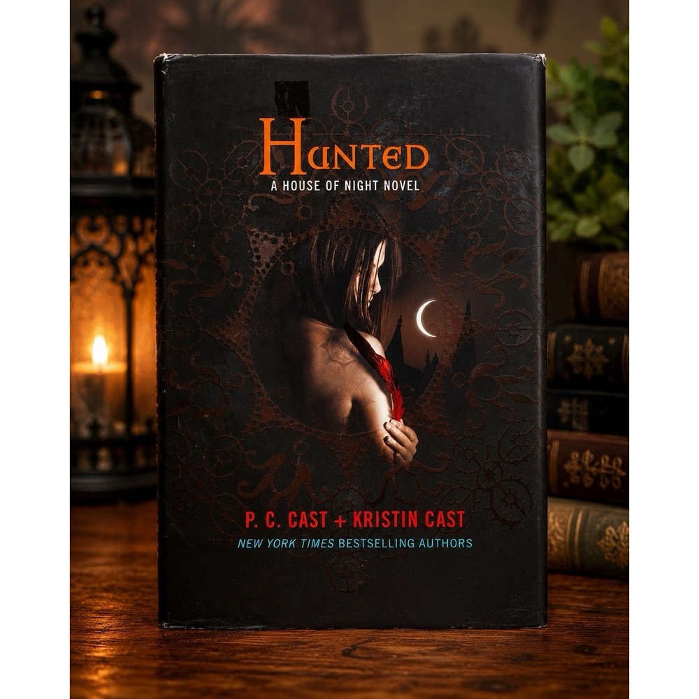 Hunted : A House of Night Novel by Kristin Cast and P. C. Cast (2009, Hardcover)